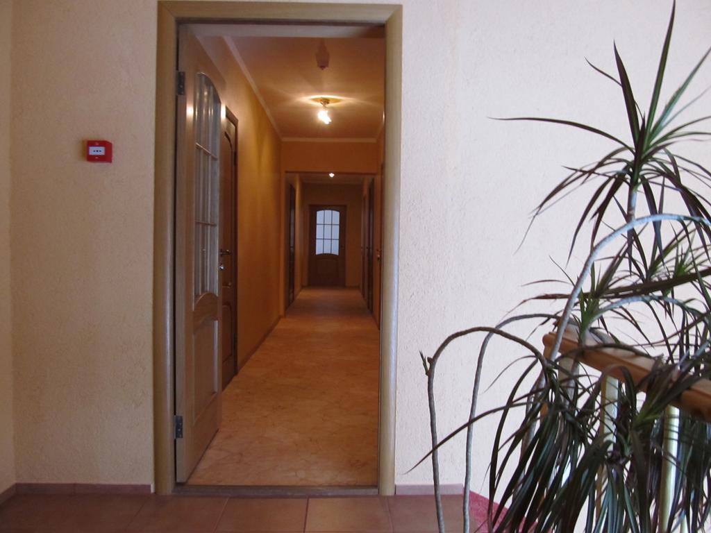 Hotel Viesu Maja Ezerkalns Krāslava Exterior foto