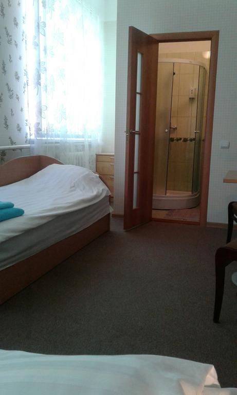 Hotel Viesu Maja Ezerkalns Krāslava Exterior foto